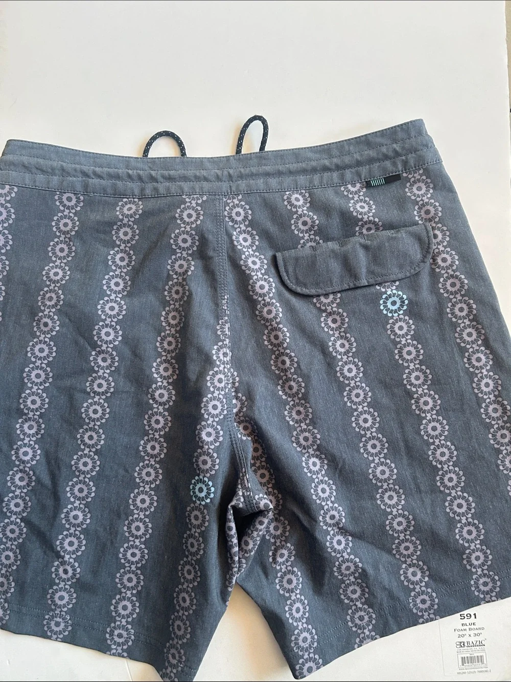 VISSLA Gray Floral-Chain Men's Swim Board Shorts
